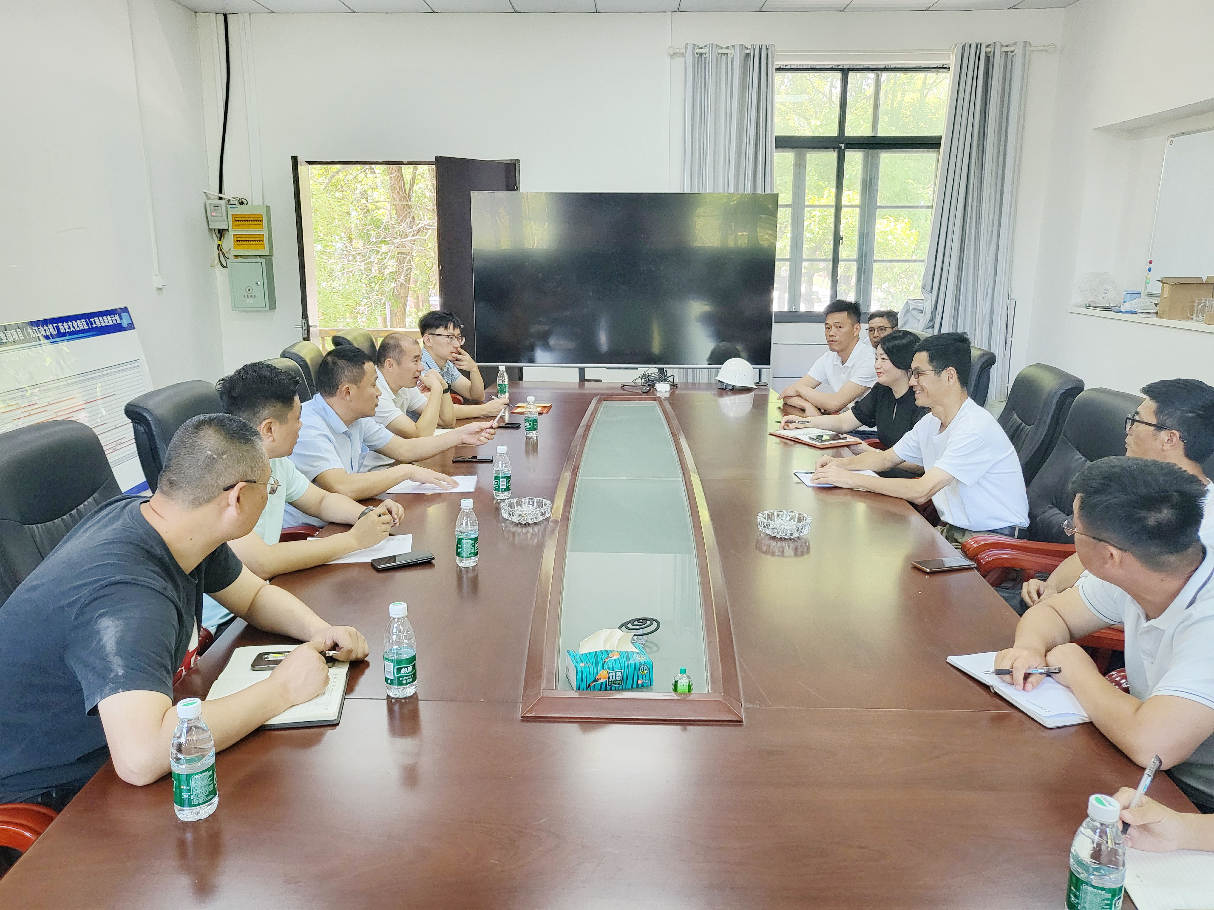 市國(guó)控集團(tuán)黨委副書記、總經(jīng)理項(xiàng)飛主持召開九動(dòng)文創(chuàng)園項(xiàng)目建設(shè)推進(jìn)會(huì)